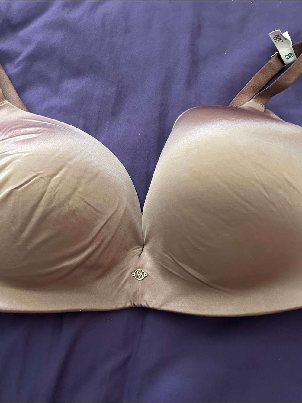 Victoria's Secret Smooth Molded padded no wire bra Sz 38D